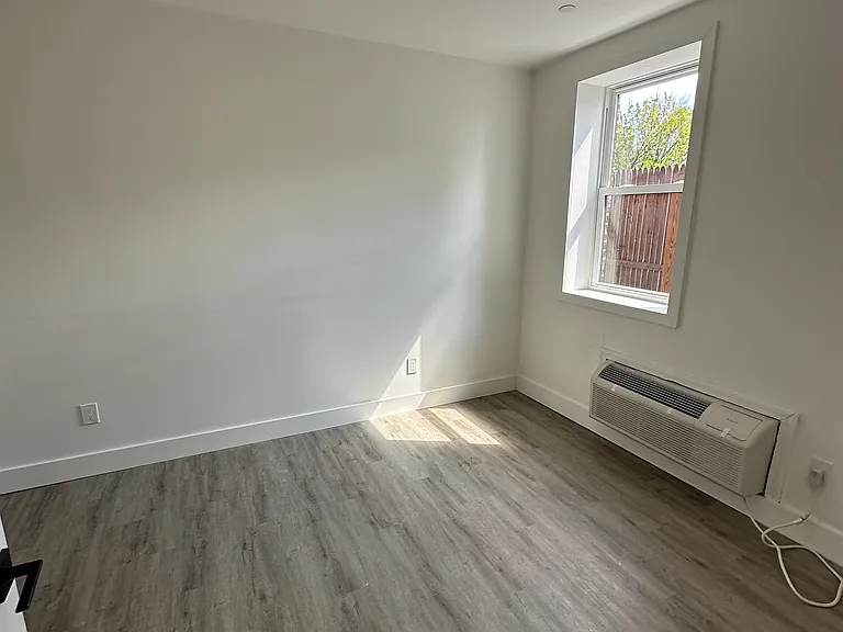 1260 Main St #102 — Photo 11