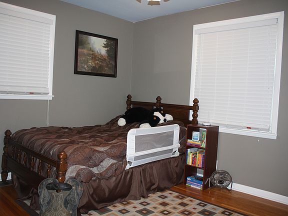 3 bedrooms all w/Hardwoods