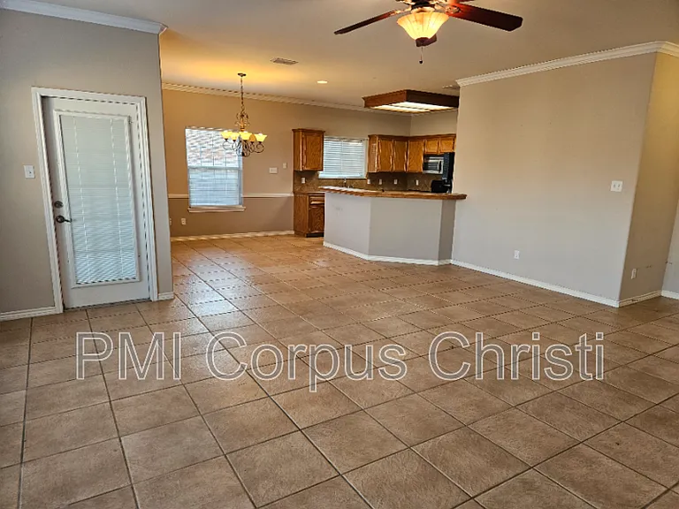 2337 Handlin Dr — Photo 5