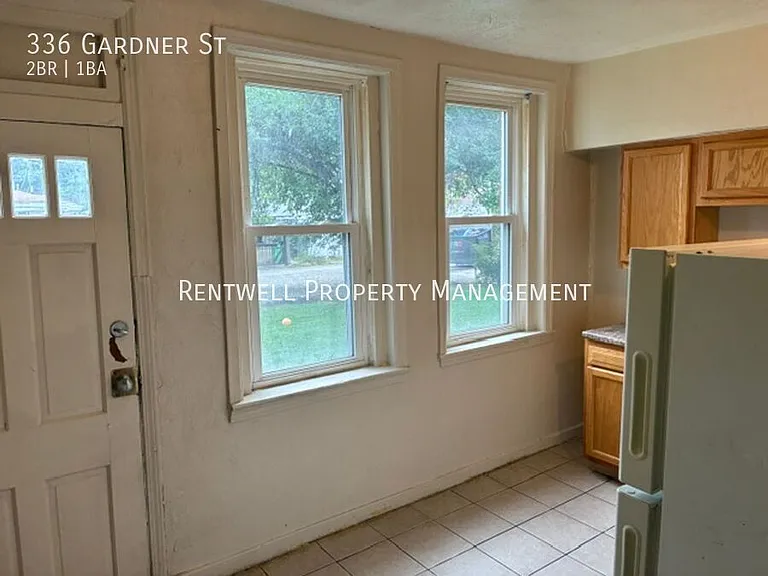 336 Gardner St — Photo 5