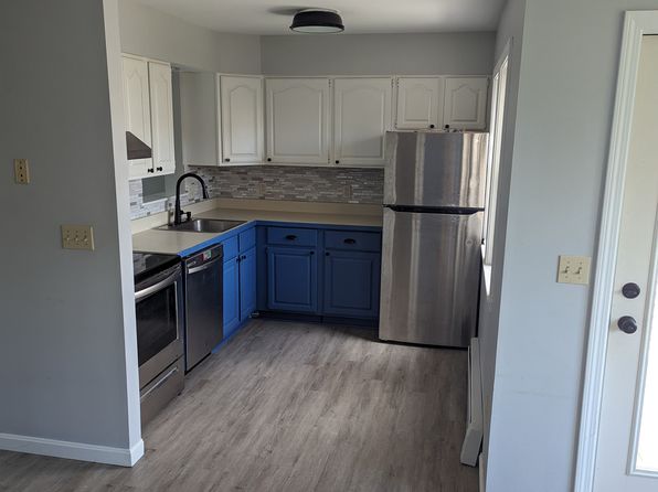 307 Husson Ave APT L, Bangor, ME 04401