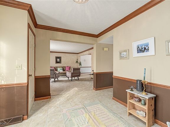 5th image of 17924 Chatham Ct