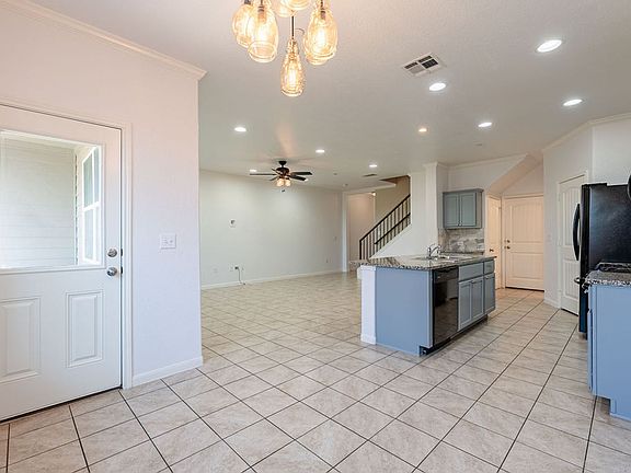4th image of 2880 Donnell Dr Unit 2702