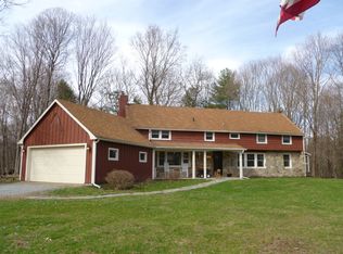 16 Gretna Hill Rd, Pleasant Valley, NY 12569