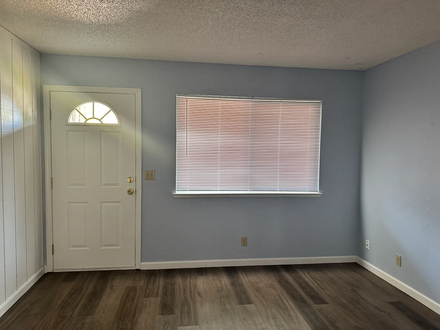 2 bed, 1064 sqft, $2,200 — Photo 2