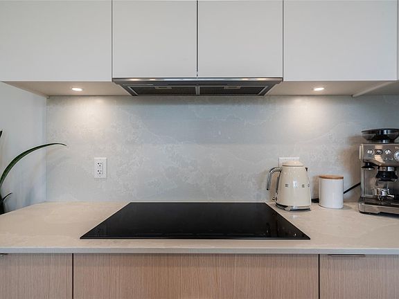5th image of 1100 Yates St #511