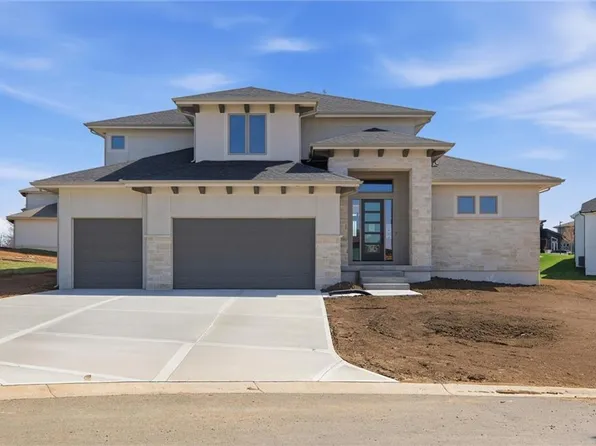 22017 W 99th Ter, Lenexa, KS 66220