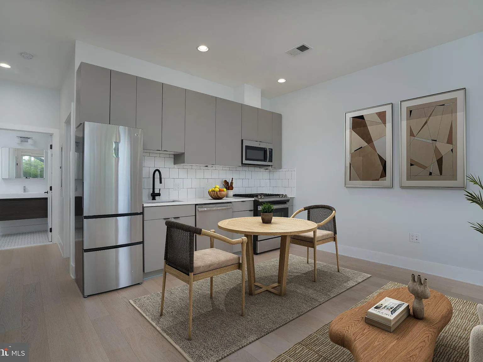 1 bed, 1.0 bath, 459 sqft, $1,950 — Photo 3