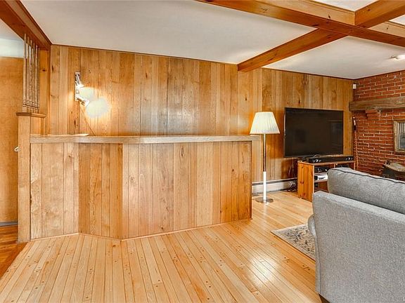 5th image of 113 Carriage Cir
