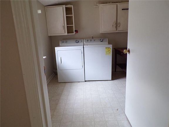 2nd image of 115 Ridgecrest Ave