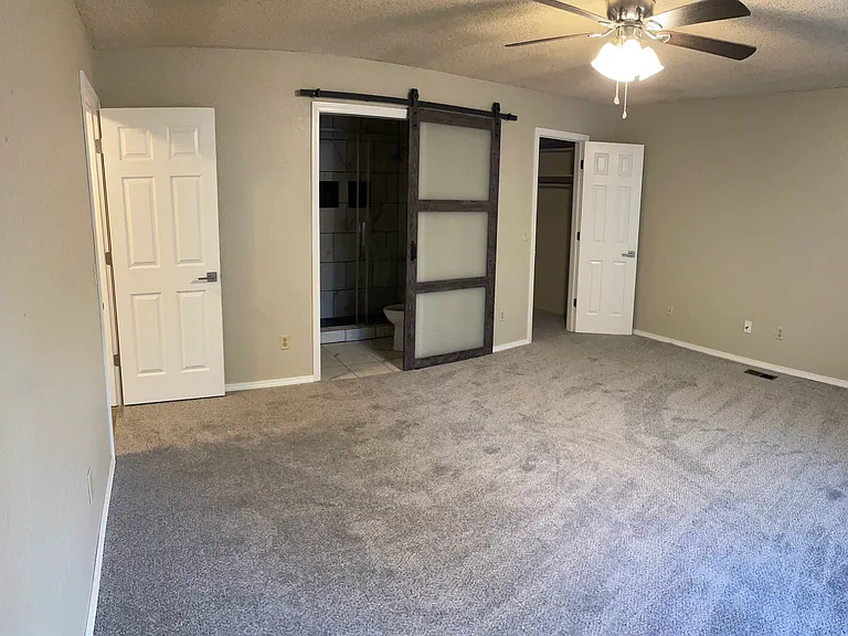 2809 E El Paso St — Photo 8