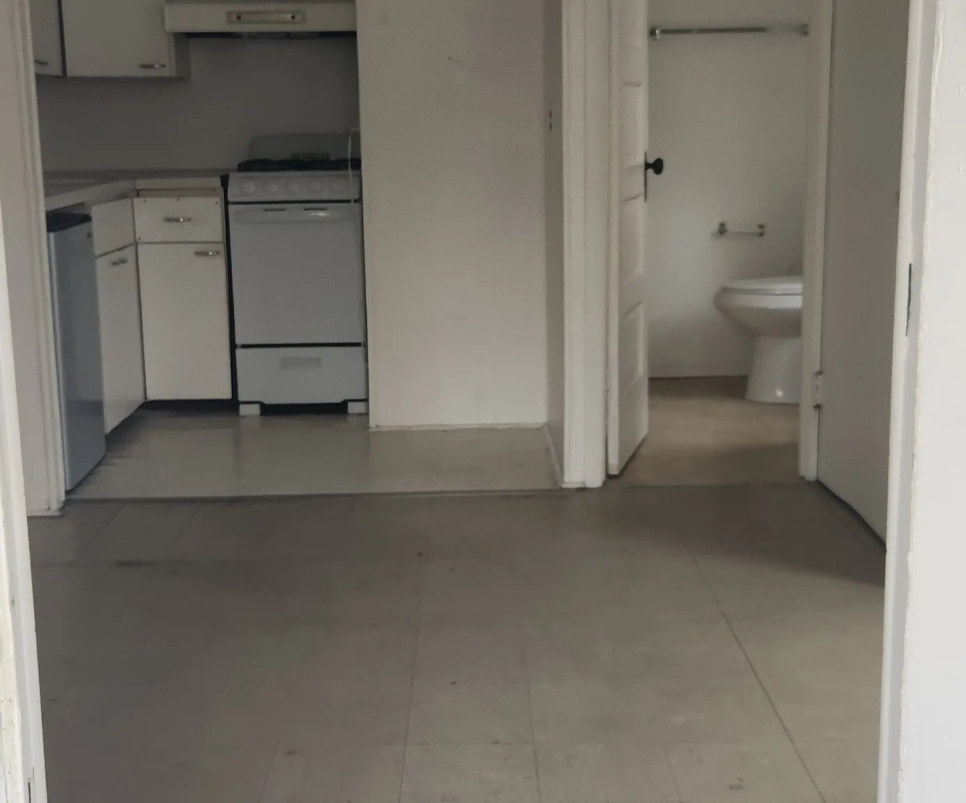 469 Ontario St - 1st Fl, Rear — Photo 1