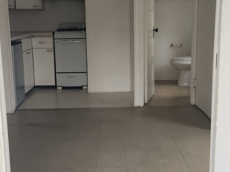 1st image of 469 Ontario St APT 1