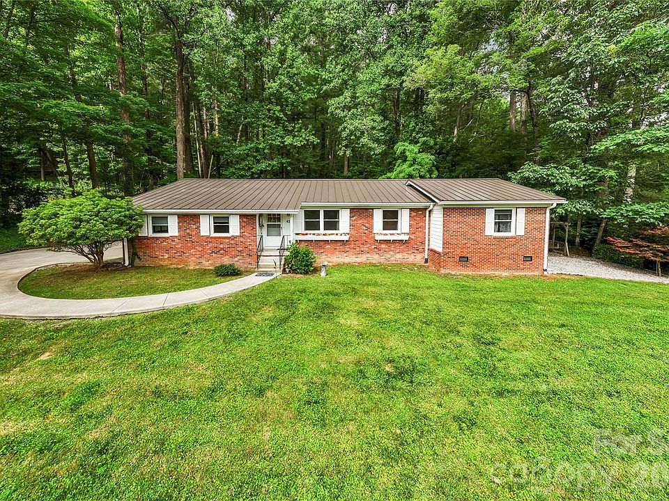 1st image of 421 Comet Dr