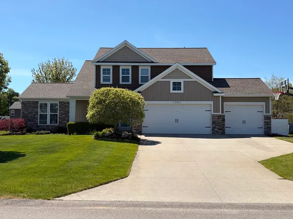 12961 Sweetbriar Dr, Grand Haven, MI 49417