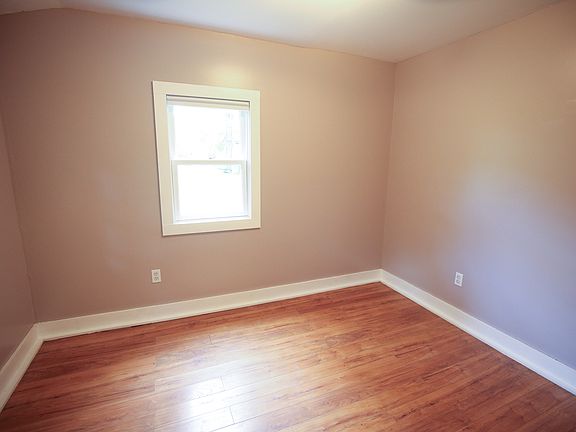 5th image of 13 White St