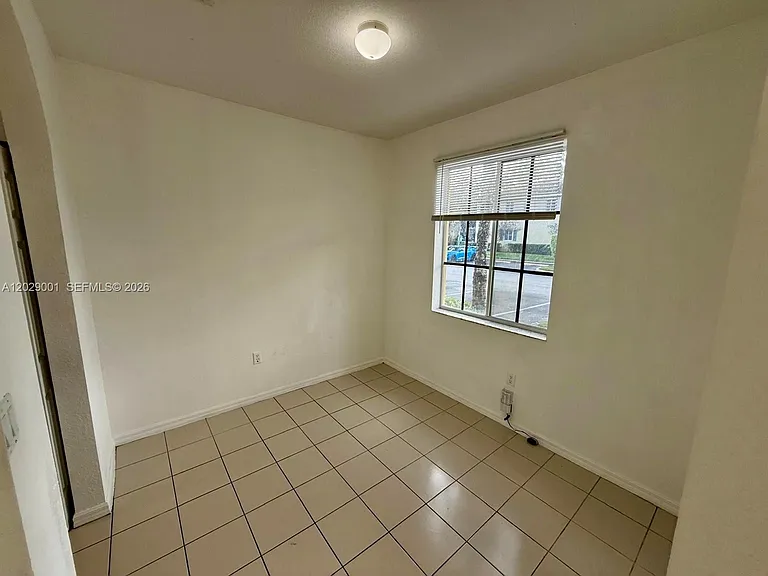 1934 SW 60th Ave — Photo 7