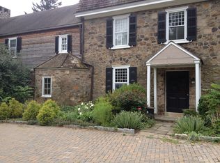 422 Waterloo Rd, Devon, PA 19333