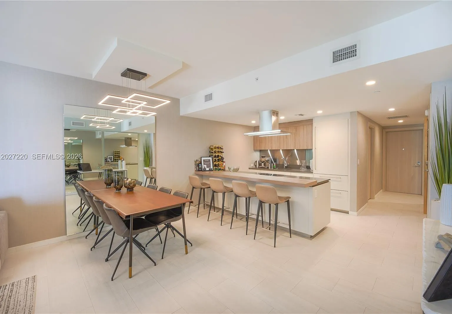 1 bed, 1022 sqft, $6,350 — Photo 1