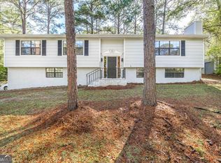 208 Lake Front Dr, Warner Robins, GA 31088