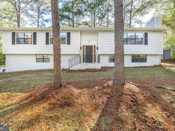 208 Lake Front Dr, Warner Robins, GA 31088