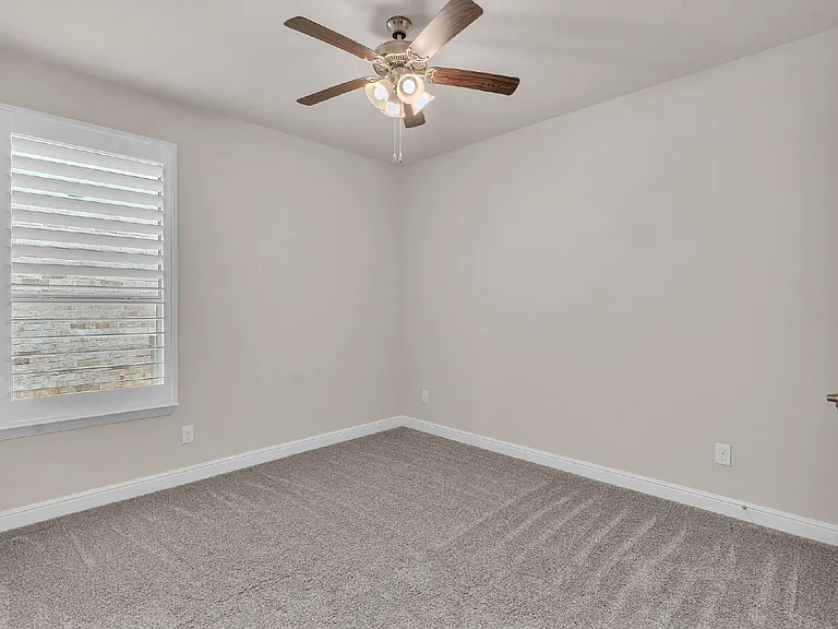 2336 Shorthorn Dr — Photo 8