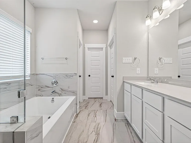 2216 Inglenook Grove Dr — Photo 16