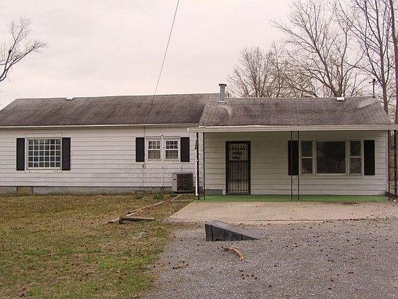 2nd image of 900 Park Dr