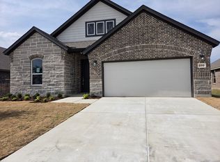806 Silverleaf Dr, Ennis, TX 75119