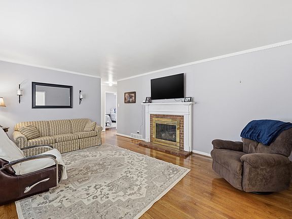 5th image of 626 Portland Dr