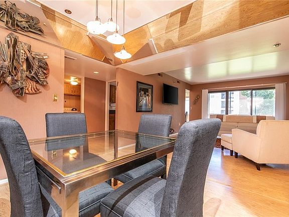 5th image of 120 Fox Hollow Dr APT 405A