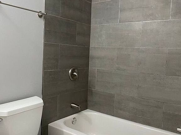 4th image of 10437 S Longwood Ln #3