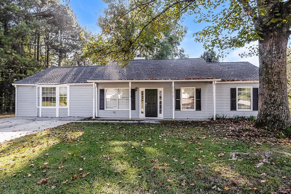 4 bed, 2.0 bath, 1898 sqft, $1,705 — Photo 1