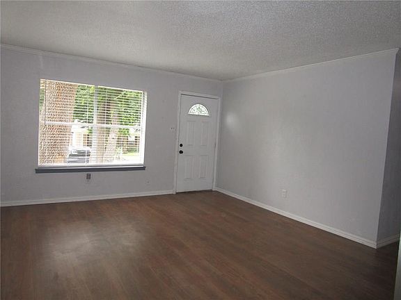 4th image of 1005 Curtis Dr