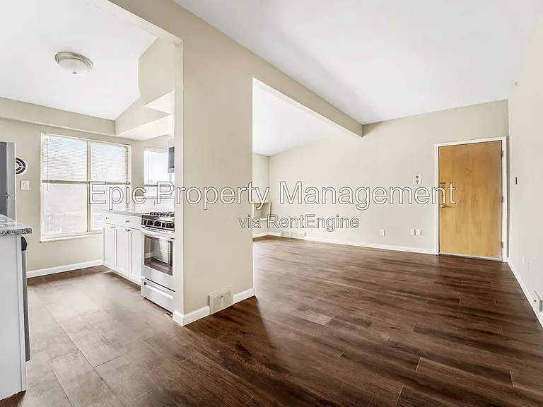 Cavalier Manor — Photo 26