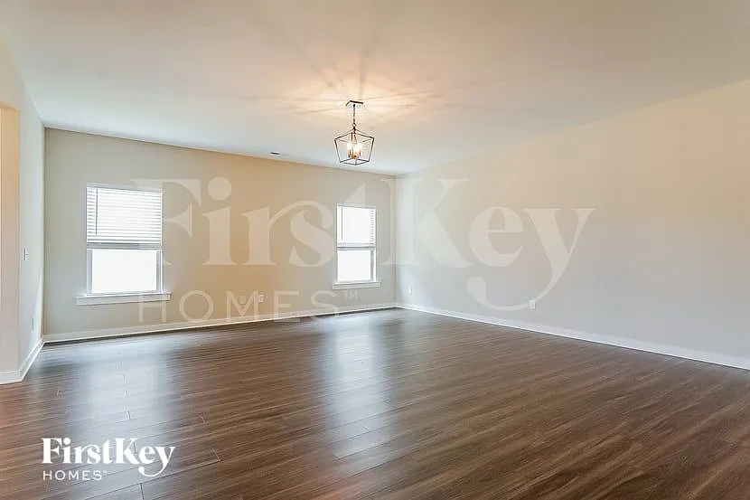 3 bed, 2.0 bath, 1801 sqft, $1,875 — Photo 4