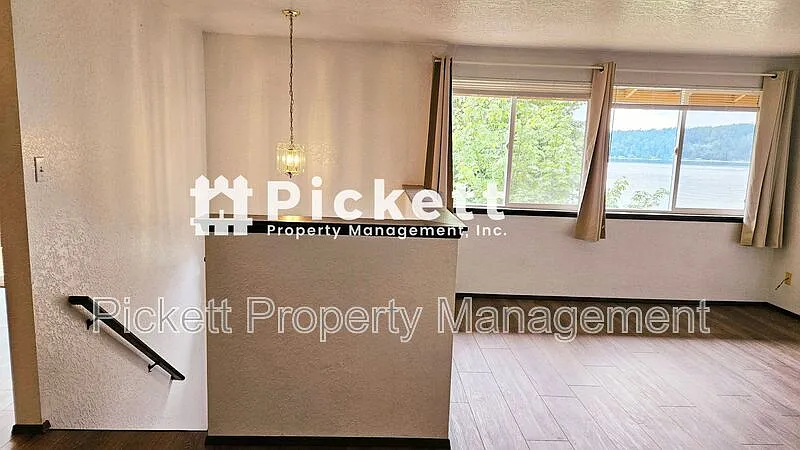 2 bed, 1.5 bath, 1156 sqft, $1,750 — Photo 4