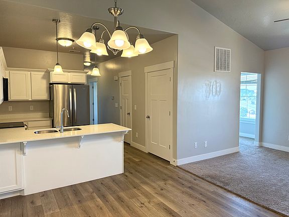 4th image of 5232 W Cannavale Ln #302