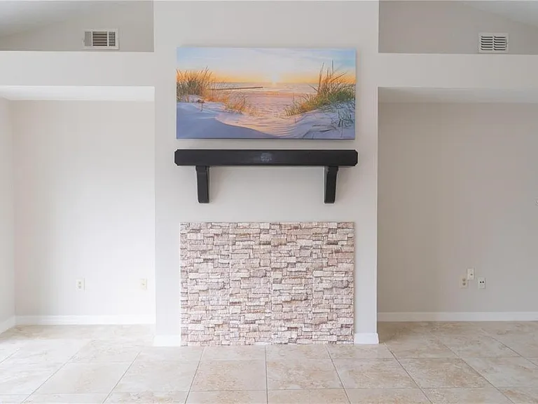 660 Holbrook Cir — Photo 19