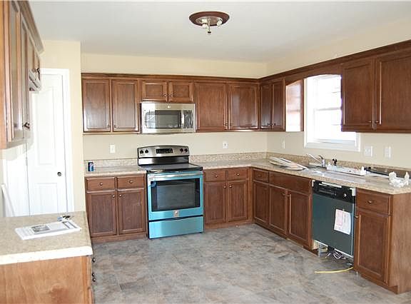 3rd image of 652 Tuscany Flds Lot 652