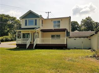 4 Orchard Lake Dr, Monroe, NY 10950