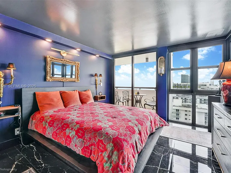 2555 Collins Ave #Penthouse 114 — Photo 8