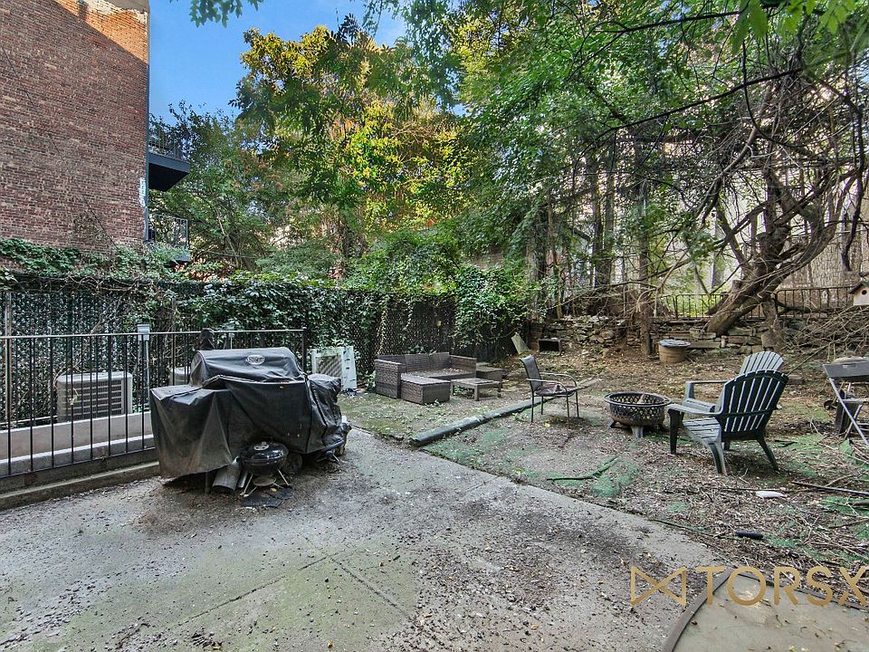 1st image of 252 Melrose St APT 2R
