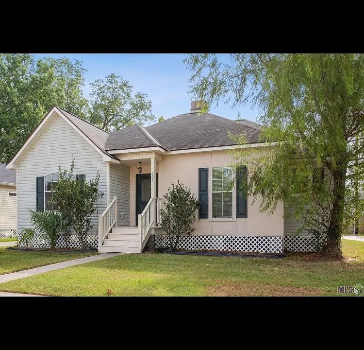 327 Greenhaven Dr