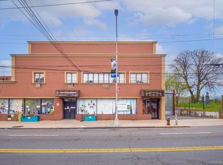 7252 Metropolitan Avenue #3C, Middle Village, NY 11379