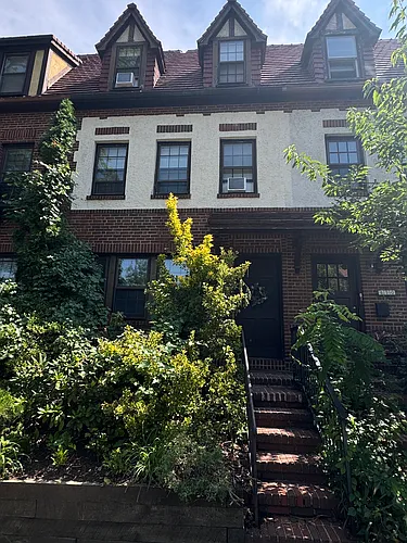 388 Burns St #1 Photo 1