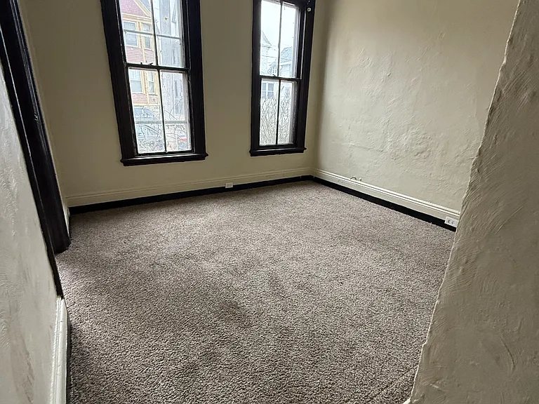1432 E 33rd St #1 — Photo 9