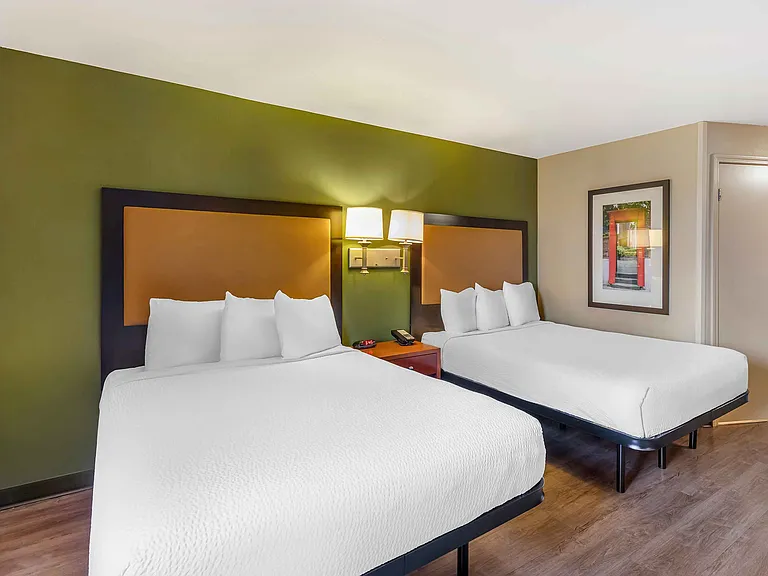 Studio Suite - 2 Full Beds