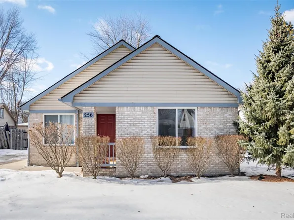 256 Crocker Blvd, Mount Clemens, MI 48043