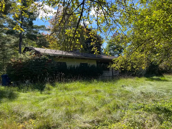 385 Moore St, Edenville, MI 48620